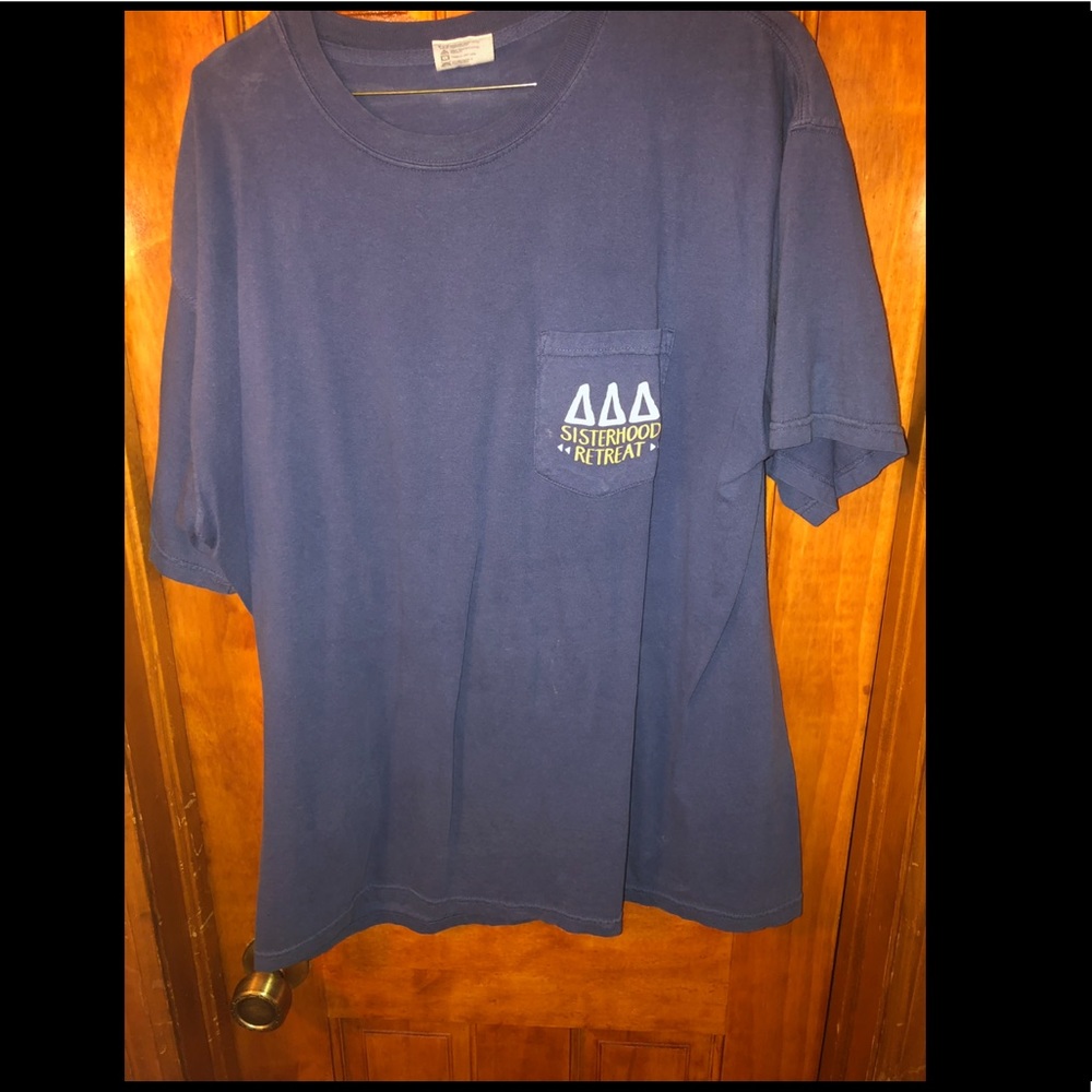Tri delta sisterhood tee!